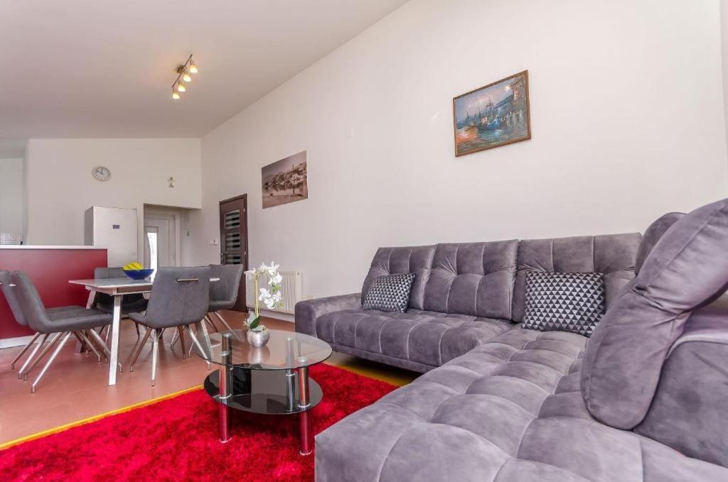 טרוגיר Apartments City View מראה חיצוני תמונה