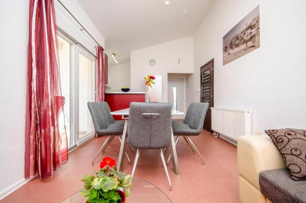 טרוגיר Apartments City View מראה חיצוני תמונה